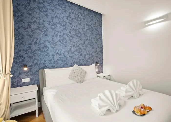 Apartamento Four Season's Ghibellina Luxury 300 Mt From Duomo *